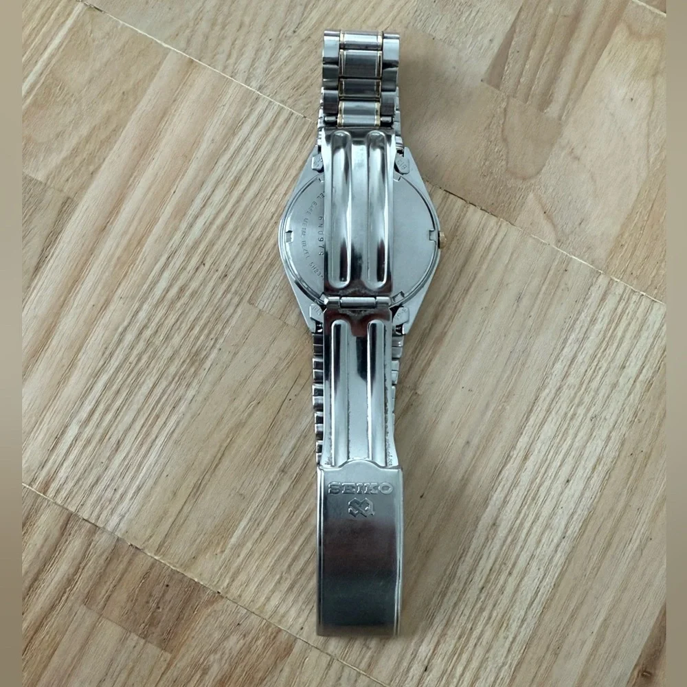 Seiko SQ Vintage Men’s Watch Gray Dial Two-Tone Bracelet Case Date Window